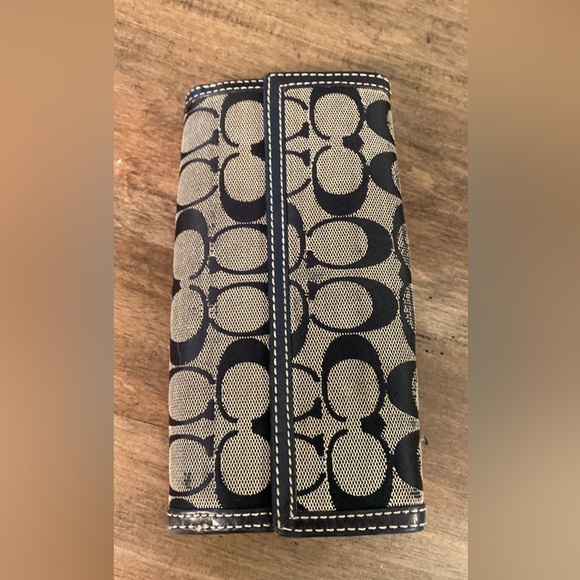 Coach Wallet - Picture 2 of 4